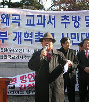 ������ ����, �л����� �����Ѵ�