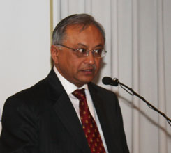 ÇÑ-Àεµ, Çù·Â¹ßÀü°¡´É¼º ¹«±Ã