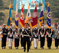 ±¹±ºÀÇ ³¯, ¡®ÃàÇϳíÆò¡¯¿¡µµ °ÝÂ÷ Å« Á¤..