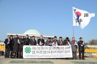 ¡°±¹È¸´Â ½Ä¹°±¹È¸·Î Àü¶ôÇÏ°í ¸» °ÍÀΰ¡?¡±..