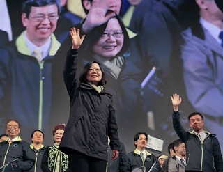 ´ë¸¸ÀÇ ±¹¹Î´ç ÂüÆÐ°¡ ºÐ´Ü±¹ Çѱ¹¿¡ ¿ï¸° ..