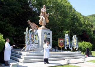 ¹ÚÀçÇõ ÀÇ»ç ¼ø±¹ 96ÁÖ³â Ã߸ð ±â³ä½Ä