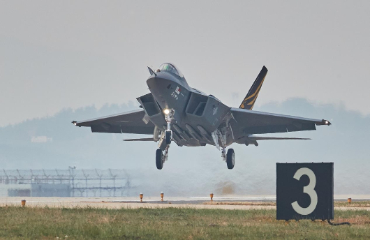   KF-21 2ȣ ʺ ..
