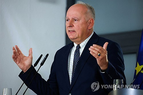 ³ÃÀü½Ã´ë󷳡¦Æú¶õµå, ·¯ À§Çù ¸Â¼ ±¹°æ¿¡..