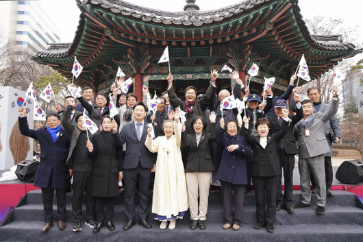 Á¾·Î±¸ »ïÀÏÀý Ãß³ä½Ä¡¦107³âÀü ¸¸¼¼, µ¶¸³¿îµ¿°¡ Èļհú ÇÔ²²