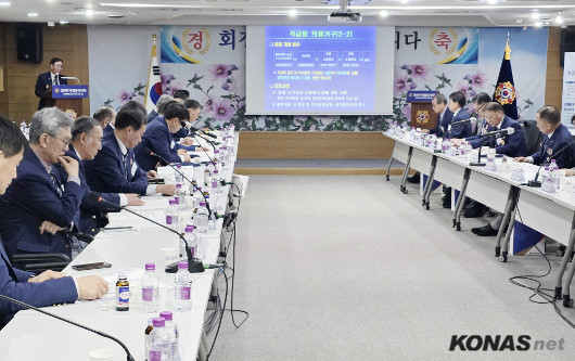 �ⱺ, ����ȸ ����ȸ�忡�� ������ ����