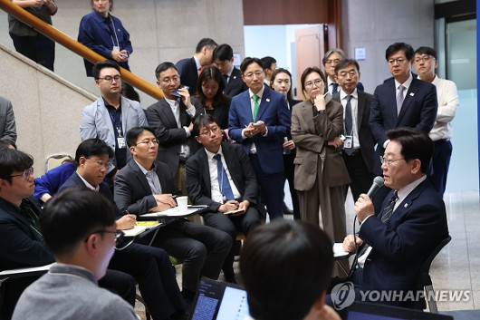 李대통령 전작권 맡겨놓고 방치할 상황아냐..
